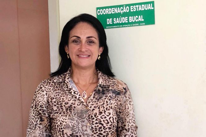 A prioridade da Coordenação Estadual de Saúde Bucal, nos quatro anos de governo, é ampliar o acesso da população às ações preventivas, educativas e serviços especializados de Saúde Bucal, e garantir a qualidade do atendimento aos pacientes. A informação é da cirurgiã-dentista e coordenadora estadual de Saúde Bucal, Alessandra Amaral.
Ação educativa no aniversário do Ver-o-Peso

FOTO: ASCOM / SESPA
DATA: 03.05.2019
BELÉM - PARÁ <div class='credito_fotos'>Foto: ASCOM / SESPA   |   <a href='/midias/2019/originais/a1652bea-d16c-4739-8d9e-769299dcc027.jpg' download><i class='fa-solid fa-download'></i> Download</a></div>