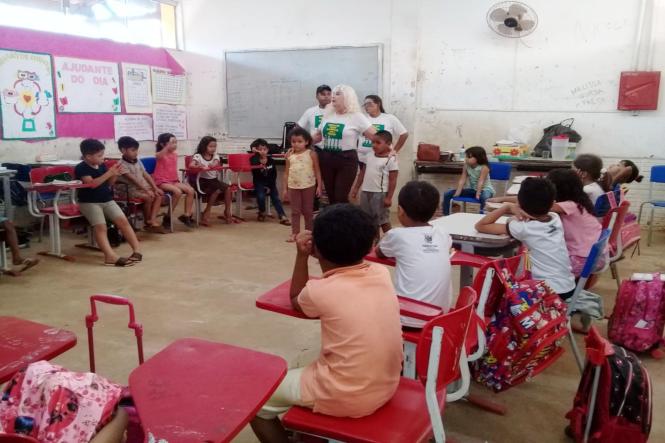 As ações de fiscalização do Departamento de Trânsito do Estado do Pará (Detran) para o feriado da Semana Santa já iniciam nesta quarta-feira (17), com um efetivo de cerca de 70 agentes atuando na operação. No controle de fluxo da entrada e saída da BR-316, para evitar engarrafamentos, 55 agentes se revezam na organização do trânsito no trecho que compreende a fiscalização do órgão.

FOTO: ASCOM / DETRAN
DATA: 16.04.2019
BELÉM - PARÁ <div class='credito_fotos'>Foto: ASCOM / DETRAN   |   <a href='/midias/2019/originais/a1f93159-3dbe-44a7-aff6-aff86527e61e.jpg' download><i class='fa-solid fa-download'></i> Download</a></div>