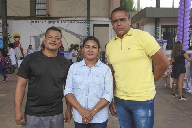 A Secretária de Saúde do Estado do Pará realizou, na manhã deste sábado (16), um evento voltado à comunidade do bairro da Terra Firme, em Belém. A ação social fez parte da programação da campanha Março Lilás, promovida pela Sespa durante este mês, no intuito de conscientizar mulheres sobre a prevenção do câncer de colo de útero.

FOTO: WAGNER SANTANA / AGÊNCIA PARÁ
DATA: 16.03.2019
BELÉM - PA
 <div class='credito_fotos'>Foto: Wagner Santana / Ag. Pará   |   <a href='/midias/2019/originais/a20806ad-536e-4162-a3e3-ecfc7487748f.jpg' download><i class='fa-solid fa-download'></i> Download</a></div>