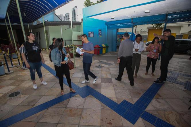 Novecentas e dezoito pessoas realizaram as provas para nível médio e superior do concurso da Secretaria de Estado, Trabalho, Emprego e Renda (Seaster), promovido pelo Instituto Americano de Desenvolvimento (Iades), neste domingo (17). Ao todo, 450 inscritos no certame não compareceram, o que representa 32,9% de faltosos.


FOTO: WAGNER SANTANA / AGÊNCIA PARÁ
DATA: 18.02.2019
BELÉM - PARÁ <div class='credito_fotos'>Foto: Wagner Santana / Ag. Pará   |   <a href='/midias/2019/originais/a2b654fd-abe7-455c-823f-1ca491d9b379.jpg' download><i class='fa-solid fa-download'></i> Download</a></div>