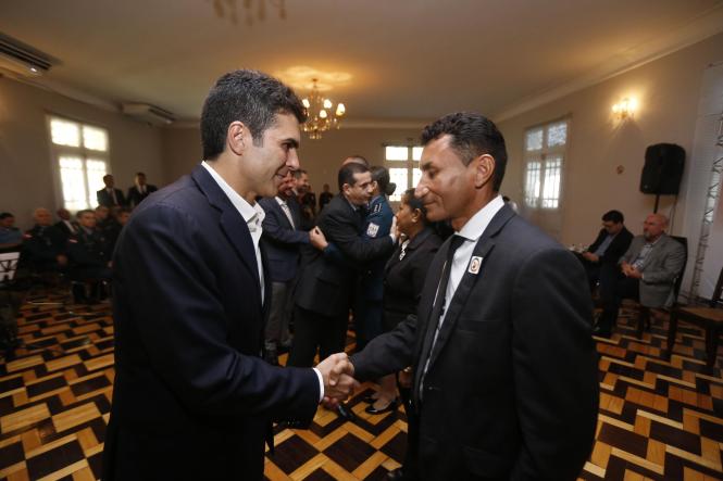 “A questão da água em Viseu tem que estar entre as prioridades da Cosanpa”. Foi com essas palavras que o governador do estado do Pará, Helder Barbalho, iniciou o debate sobre o abastecimento de água no município do nordeste paraense, na reunião realizada hoje à tarde (14), no Palácio dos Despachos.

FOTO: MARCELO SEABRA / AGÊNCIA PARÁ
DATA: 14.03.2019
BELÉM - PARÁ <div class='credito_fotos'>Foto: Marcelo Seabra / Ag. Pará   |   <a href='/midias/2019/originais/a3a4a362-f0dd-4ee2-9f9d-230199dfb889.jpg' download><i class='fa-solid fa-download'></i> Download</a></div>