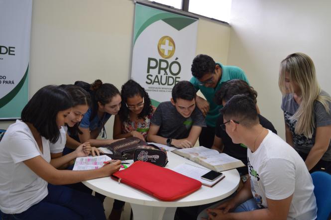 Hospital Regional de Santarém inaugura primeiro Centro de Estudos e Pesquisas da Amazônia
Na foto : Neurocirurgião Erik Jennings

FOTO: DIVULGAÇÃO
DATA: 14.02.2019
SANTARÉM - PARÁ <div class='credito_fotos'>Foto: Divulgação   |   <a href='/midias/2019/originais/a4aefb2d-b61d-48cd-ae55-e1f739380f3f.jpg' download><i class='fa-solid fa-download'></i> Download</a></div>