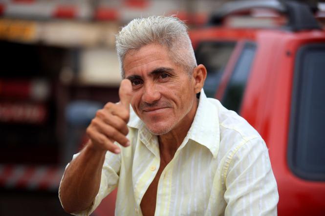 As obras de requalificação da BR-316 para melhorias da rodovia já estão a todo vapor. Por conta disso, o Governo do Estado vem adotando medidas para diminuir o transtorno causado à população que utiliza o perímetro diariamente. Uma das ações foi a restrição do tráfego de caminhões entre os quilômetros 0 e 18, nos horários de 7h às 10h e 17h às 21h, período de maior fluxo de veículos no local. A mudança passou a valer nesta sexta-feira (1º). Na foto, o morador do Distrito Industrial, André Luis.

FOTO: MAYCON NUNES/AG. PARÁ
DATA: 01.02.2019
BELÉM - PARÁ <div class='credito_fotos'>Foto: Maycon Nunes / Ag. Pará   |   <a href='/midias/2019/originais/a5288118-001c-4b0b-8823-65118fa25ca5.jpg' download><i class='fa-solid fa-download'></i> Download</a></div>