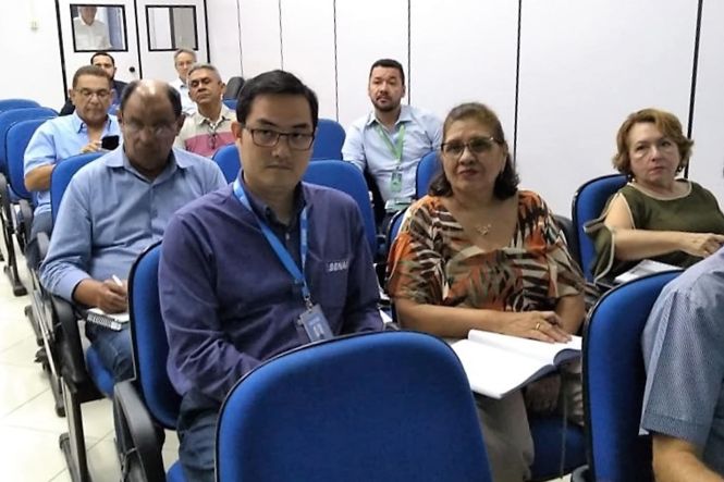 A 14ª Reunião do Núcleo Estadual de Arranjo Produtivo Local (NEAPL), na sede da Secretaria de Estado de Desenvolvimento Econômico, Mineração e Energia (Sedeme), alinhou iniciativas em curso e discutiu novas proposições para o colegiado, que reúne representantes do setor público, da iniciativa privada e de entidades de classe, como a Fundação Amazônia de Amparo a Estudos e Pesquisa (Fapespa) e a Federação do Comércio do Estado do Pará (Fecomércio), além do Banco da Amazônia e outras instituições.

FOTO: ASCOM / SEDEME
DATA: 09.05.2019
BELÉM - PARÁ <div class='credito_fotos'>Foto: Ascom Sedeme   |   <a href='/midias/2019/originais/a5ae3594-46a1-48f2-a6d5-394f3cdb0523.jpg' download><i class='fa-solid fa-download'></i> Download</a></div>