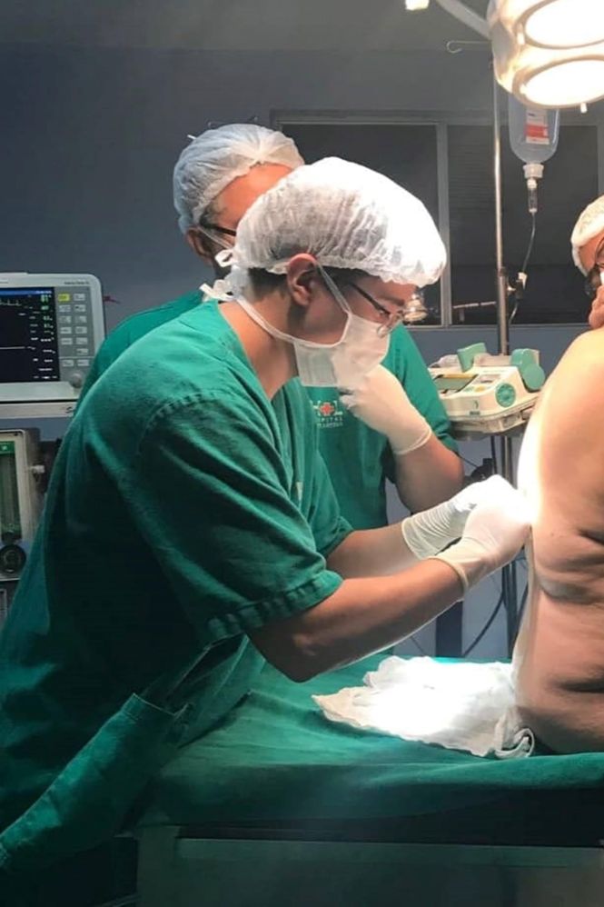 O Centro de Ensino e Treinamento de Anestesia do Serviço de Anestesia do Hospital Ophir Loyola (CET SBA/HOL) está entre os melhores do Brasil na formação de especialistas, segundo a Sociedade Brasileira de Anestesiologia (SBA).

FOTO: ASCOM-HOL - ARQUIVO/ AG. PARÁ
DATA: 24.05.2019
BELÉM-PARÁ <div class='credito_fotos'>Foto: ASCOM HOL   |   <a href='/midias/2019/originais/a5ef5419-878e-4822-982e-26fdcfe268f3.jpg' download><i class='fa-solid fa-download'></i> Download</a></div>