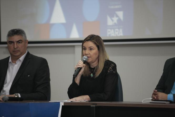 As diretrizes e as metodologias que deverão ser adotadas no processo de elaboração do Plano Plurianual (PPA) 2020-2023 foram apresentadas, na tarde desta quinta-feira (11), durante o evento oficial de abertura do PPA. O encontro, promovido pela Secretaria de Estado de Planejamento (Seplan), ocorreu no auditório do Instituto de Gestão Previdenciária do Estado do Pará (Igeprev), com a participação de quase 280 técnicos de diversos órgãos e instituições da administração estadual.

FOTOS: JADER PAES / AGÊNCIA PARÁ
DATA: 12.04.2019
BELÉM - PARÁ <div class='credito_fotos'>Foto: Jader Paes / Agência Pará   |   <a href='/midias/2019/originais/a68d5866-8c59-4f22-8737-78ef24b923cb.jpg' download><i class='fa-solid fa-download'></i> Download</a></div>