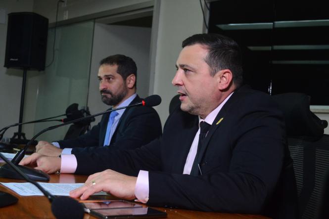 A Secretaria de Estado de Segurança Pública e Defesa Social do Pará (Segup), por meio da Polícia Civil, prendeu nesta quinta-feira (24), no município de Marabá, José Edmundo Ortiz Vergolino, aos 82 anos, acusado de ser o mandante da execução de oito trabalhadores rurais, ocupantes da Fazenda Ubá, em 1985, no município de São João do Araguaia. 
FOTO: Elielson Modesto / SEGUP <div class='credito_fotos'>Foto: Elielson Modesto / Ascom Segup   |   <a href='/midias/2019/originais/a93901aa-c8fc-47ee-8c2b-08bbc4730edf.jpg' download><i class='fa-solid fa-download'></i> Download</a></div>