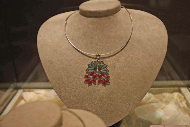 O Espaço São José Liberto recebe, na próxima quinta-feira (25), a palestra sobre “Design de Gemas” com o engenheiro de materiais Adriano Mol. O objetivo é fomentar o desenvolvimento do design de joias e moda autoral do estado do Pará. O evento tem entrada franca e as inscrições podem ser feitas online através deste link.

FOTO: ARQUIVO / AGÊNCIA PARÁ
DATA: 22.04.2019
BELÉM - PARÁ <div class='credito_fotos'>Foto: ARQUIVO / AG. PARÁ   |   <a href='/midias/2019/originais/aa73ffbe-4970-49ed-b152-31d1868e38df.jpg' download><i class='fa-solid fa-download'></i> Download</a></div>