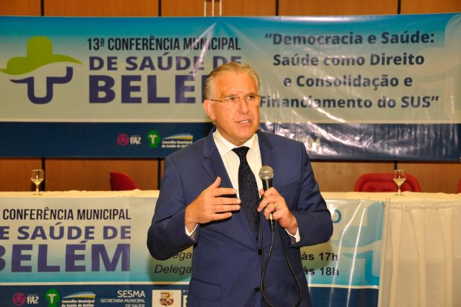 O secretário de Estado de Saúde, Alberto Beltrame, defendeu que o Ministério da Saúde considere o fator amazônico para o financiamento da saúde na região Norte, em especial, no Pará, ou seja, que leve em consideração as peculiaridades locais que afetam as demandas e a prestação de serviços em saúde.

FOTO: José Pantoja / Sespa 
DATA: 13.04.2019
BELÉM - PARÁ <div class='credito_fotos'>Foto: José Pantoja / Ascom Sespa   |   <a href='/midias/2019/originais/aa9d7ed9-fa58-428c-9133-2c82ee517a63.jpg' download><i class='fa-solid fa-download'></i> Download</a></div>