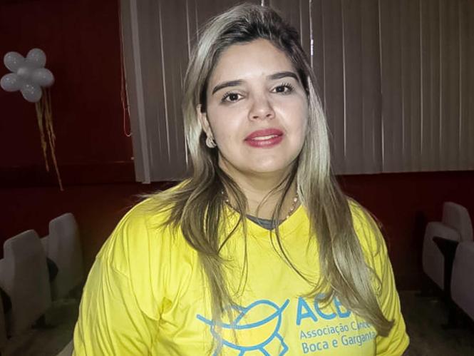 A voz é uma das principais ferramentas de comunicação usadas pelo ser humano. É produzida na laringe pelas vibrações das pregas vocais sob pressão do ar vinda dos pulmões durante o ato da expiração. Mas aqueles submetidos à laringectomia total, (remoção da laringe devido ao câncer, incluindo a cartilagem tireoide, cordas vocais e epiglote), perdem a voz definitivamente. Uma situação que interfere na vida pessoal e profissional das pessoas.

FOTO: DIVULGAÇÃO
DATA: 26.02.2019
BELÉM - PA <div class='credito_fotos'>Foto: Divulgação   |   <a href='/midias/2019/originais/ab48e2d9-276b-4622-8905-c08d33ee7d89.jpg' download><i class='fa-solid fa-download'></i> Download</a></div>