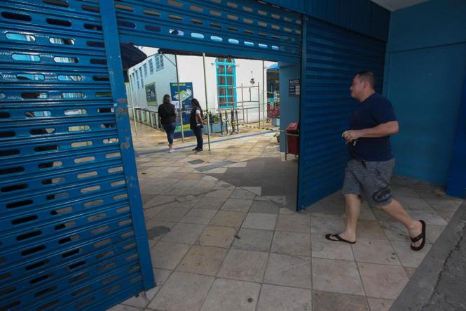 Novecentas e dezoito pessoas realizaram as provas para nível médio e superior do concurso da Secretaria de Estado, Trabalho, Emprego e Renda (Seaster), promovido pelo Instituto Americano de Desenvolvimento (Iades), neste domingo (17). Ao todo, 450 inscritos no certame não compareceram, o que representa 32,9% de faltosos.


FOTO: WAGNER SANTANA / AGÊNCIA PARÁ
DATA: 18.02.2019
BELÉM - PARÁ <div class='credito_fotos'>Foto: Wagner Santana / Ag. Pará   |   <a href='/midias/2019/originais/ac21f034-5c33-4e9c-8b3f-46a1b3ec4879.jpg' download><i class='fa-solid fa-download'></i> Download</a></div>