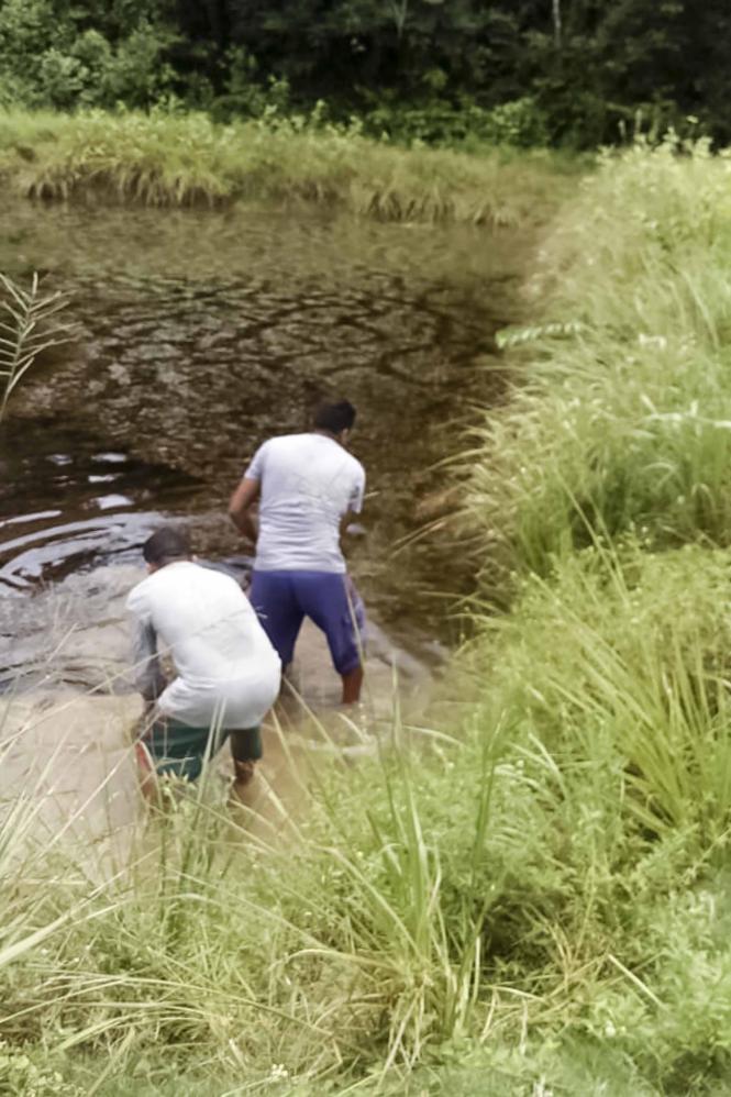 Nesta sexta-feira (15), um mutirão de limpeza foi realizado na área da unidade, é o início de muito trabalho. Neste primeiro momento, foram realizados serviços de capina e limpeza dos tanques. A ação pode ser desenvolvida, graças a um trabalho em conjunto com vários órgãos do Estado na região.

FOTO: INGRID SUSSUARANA / ASCOM CRGSP
DATA: 16.03.2019
SANTARÉM - PA

















































































































































































 <div class='credito_fotos'>Foto: INGRID SUSSUARANA / ASCOM CRGSP   |   <a href='/midias/2019/originais/ad0a20a3-4d28-4ca0-87d6-109c0fba918f.jpg' download><i class='fa-solid fa-download'></i> Download</a></div>