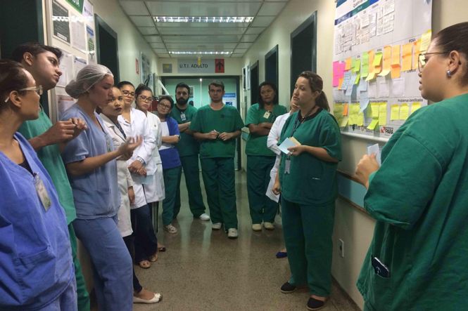 O Hospital Regional do Sudeste do Pará Dr. Geraldo Veloso, em Marabá, gerenciado pela Pró-Saúde, reduziu pelo terceiro mês seguido a taxa de incidência da Infecção Primária de Corrente Sanguínea, associada ao uso de cateter venoso em pacientes internados na Unidade de Terapia Intensiva Adulto. 

FOTO: ASCOM / HRSP
DATA: 18.04.2019
MARABÁ - PARÁ
 <div class='credito_fotos'>Foto: ASCOM HRSP   |   <a href='/midias/2019/originais/b031d260-6ae1-49b7-82ee-82bdb4eee597.jpg' download><i class='fa-solid fa-download'></i> Download</a></div>