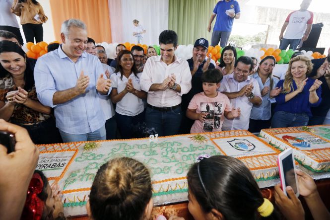 O município de São João de Pirabas, localizado na região do salgado, completou nesta sexta-feira (10), 31 anos. Durante todo o dia a programação foi diversificada, com torneios esportivos, brincadeiras e Ação de Cidadania com inúmeros benefícios a população. A ação que ocorre desde sábado (04), é uma realização do Governo do Estado, através da Secretaria de Estado de Articulação da Cidadania (SEAC), Fundação Parápaz, Secretaria de Estado de Saúde e demais órgãos.

FOTO: MARCELO SEABRA / AGÊNCIA PARÁ
DATA: 10.05.2019
PIRABAS - PARÁ <div class='credito_fotos'>Foto: Marcelo Seabra / Ag. Pará   |   <a href='/midias/2019/originais/b1c62bdc-2a37-4497-81ab-205efdfe65a4.jpg' download><i class='fa-solid fa-download'></i> Download</a></div>