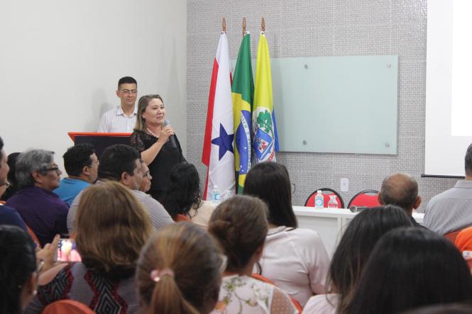 Capacitar servidores é um dos passos para a excelência do serviço público. Pensando nisso, nos últimos dias, o “Governo Por Todo o Pará” realizou cursos de capacitação para funcionários públicos de diferentes municípios da região Oeste do Estado. A programação foi realizada em parceria com a Prefeitura Municipal de Santarém, a Secretaria Estadual de Assistência Social, Trabalho, Emprego e Renda (Seaster) e a Escola de Governança do Estado (EGPA).

FOTO: TAYNÁ HORIGUCHI
DATA: 22.03.2019
SANTARÉM - PA <div class='credito_fotos'>Foto: TAYNÁ HORIGUCHI   |   <a href='/midias/2019/originais/b32549c2-95cb-4fae-9e8f-4c1781751b16.jpg' download><i class='fa-solid fa-download'></i> Download</a></div>