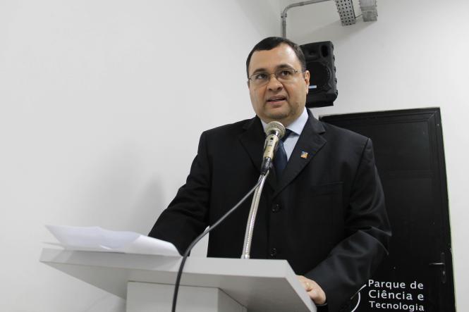 A Fundação de Ciência e Tecnologia Guamá, organização social responsável pela gestão do Parque de Ciência e Tecnologia Guamá, realizou na quinta-feira (17), a cerimônia de posse de sua nova diretoria executiva, eleita pelo conselho curador da instituição para o triênio 2019/2021. O evento foi realizado no auditório do prédio "Espaço Inovação", em Belém. Mais de 100 pessoas, entre autoridades do governo, da comunidade acadêmica e representantes do ecossistema de inovação do estado do Pará participaram do evento. Na foto, Rodrigo Quites Reis.

FOTO: ADIWALDO SIQUEIRA/DIVULGAÇÃO
DATA: 18.01.2019
BELÉM - PARÁ <div class='credito_fotos'>Foto: Adiwaldo Siqueira/divulgação   |   <a href='/midias/2019/originais/b60daeed-2bb9-45a7-9e12-4c3bb7724f62.jpg' download><i class='fa-solid fa-download'></i> Download</a></div>