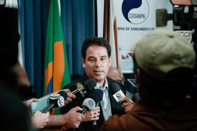 As obras nos filtros do Complexo Bolonha, responsável por 65% do abastecimento de toda a Região Metropolitana de Belém, seguem aceleradas para que o serviço seja 100% normalizado. Em coletiva realizada na tarde desta segunda-feira (15), a Compania de Saneamento do Pará (Cosanpa) informou que, além deste trabalho, outras obras de infraestrutura estão em execução. O objetivo principal é recuperar a produção de água nos 16 filtros do sistema, que funciona apenas com oito atualmente.

FOTO: JADER PAES / AGÊNCIA PARÁ
DATA: 15.04.2019
BELÉM - PARÁ <div class='credito_fotos'>Foto: JADER PAES / AGÊNCIA PA   |   <a href='/midias/2019/originais/b6954a22-2cb1-4973-91f5-b6a23924129c.jpg' download><i class='fa-solid fa-download'></i> Download</a></div>