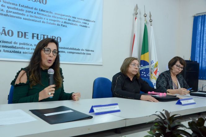 A secretária de Estado de Educação, professora Leila Freire, empossou os novos membros do Conselho Estadual de Educação do Pará (CEE/PA). O evento foi realizado na manhã desta segunda-feira (6), em Belém. Antes da posse, a professora Maria Betânia de Carvalho Arroyo foi eleita a nova presidente da entidade para os próximos dois anos. Ao todo, foram nomeados 16 membros, sendo oito da gestão anterior e oito nomeados pela primeira vez.
Maria Betânia de Carvalho Arroyo.


FOTO: RAI PONTES / ASCOM SEDUC
DATA: 06.05.2019
BELÉM - PARÁ <div class='credito_fotos'>Foto: Rai Pontes/Ascom Seduc   |   <a href='/midias/2019/originais/b6cde6e8-5976-4d91-b004-ad2d14927d96.jpg' download><i class='fa-solid fa-download'></i> Download</a></div>