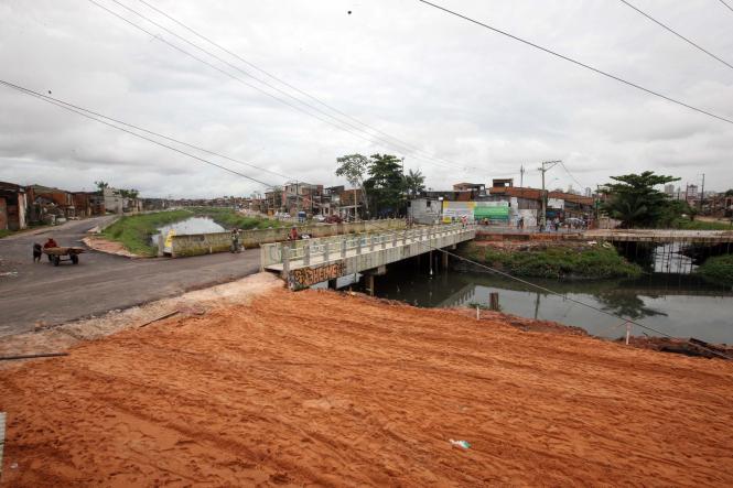 Mesmo com as obras em andamento, a população que vive às margens ou próximo ao Canal do Tucunduba já consegue perceber a melhoria na qualidade de vida. O projeto, que prevê a dragagem e revestimento total do canal, vai beneficiar milhares de moradores dos bairros do Guamá, Terra Firme, Canudos e Marco, em Belém.

FOTO: WAGNER SANTANA / AG. PARÁ
DATA: 13.02.2019
BELÉM - PARÁ <div class='credito_fotos'>Foto: Wagner Santana / Ag. Pará   |   <a href='/midias/2019/originais/b82195ba-07f2-4849-b8df-822e6f3f8f61.jpg' download><i class='fa-solid fa-download'></i> Download</a></div>