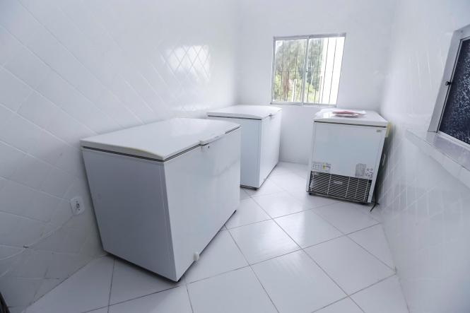 Quase 200 famílias serão beneficiadas, direta e indiretamente, com a abertura da agroindústria de beneficiamento de frutas na comunidade de Vila São Manoel, na zona rural de Moju, no nordeste paraense. A inauguração aconteceu neste sábado (16), e contou com a presença do governador do Estado, Helder Barbalho, e da prefeita do município, Nilma Lima.

FOTO: MARCELO SEABRA / AGÊNCIA PARÁ
DATA: 16.03.2019
MOJU - PA <div class='credito_fotos'>Foto: Marcelo Seabra / Ag. Pará   |   <a href='/midias/2019/originais/b88d3fd4-0845-46ee-b3f3-27b032a611f4.jpg' download><i class='fa-solid fa-download'></i> Download</a></div>