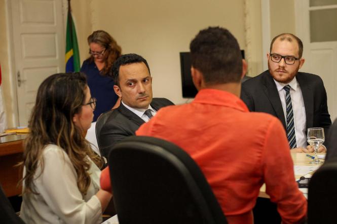 Sejudh debate ações no combate ao trabalho escravo e tráfico de pessoas.

Foto: Wagner Almeida / Ascom Sejudh
Data: 18.01.2019
Belém / Pa <div class='credito_fotos'>Foto: Wagner Almeida/ Ascom Sejudh   |   <a href='/midias/2019/originais/b92f2a37-c01b-4b1a-a022-65a899772381.jpg' download><i class='fa-solid fa-download'></i> Download</a></div>