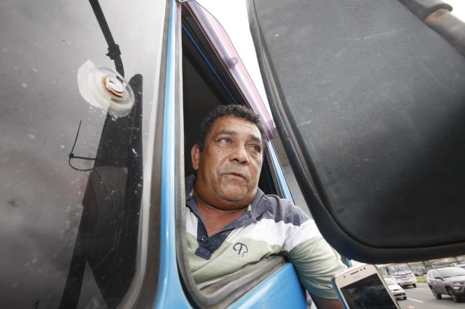 A BR-316, principal acesso rodoviário da capital paraense, passará nos próximos 19 meses pela maior intervenção estrutural desde que ganhou o atual formato de 6 pistas (3 pistas de entrada e 3 pistas de saída da cidade). Alguns trechos possuem, inclusive, 8 pistas. A obra de ampliação foi feita na década de 80, pelo Governo Federal. Desde então, a via passou por várias revitalizações de menor porte, como ocorreu no trecho entre a Prefeitura de Ananindeua e a sede do Clube Associação Atlética Banco do Brasil (AABB), na época em que o atual governador do Pará, Helder Barbalho, era prefeito do município da região metropolitana de Belém.

FOTO: FERNANDO ARAÚJO/AG. PARÁ
DATA: 23.01.2019
BELÉM - PARÁ <div class='credito_fotos'>Foto: Fernando Araújo/Ag. Pará   |   <a href='/midias/2019/originais/b9b5349f-78b3-44bb-bd0f-e4e73bc63c54.jpg' download><i class='fa-solid fa-download'></i> Download</a></div>