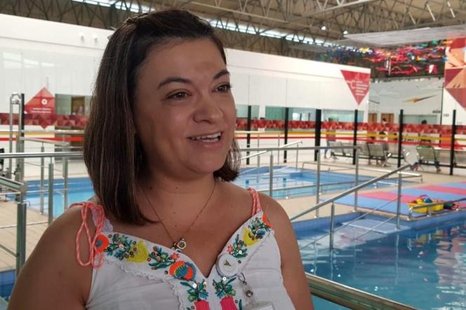 Entre os vários benefícios da hidroterapia, a  coordenadora do serviço de Fisioterapia, Monizze Carleto (foto), aponta o relaxamento muscular, o alívio da dor, o ganho de amplitude de movimento e o ganho de força muscular como os principais benefícios

FOTO: ASCOM CIIR
DATA: 07.01.2019
BELÉM - PARÁ <div class='credito_fotos'>Foto: ASCOM CIIR   |   <a href='/midias/2019/originais/b9c8a429-b57a-435f-887c-0548ead019c6.jpg' download><i class='fa-solid fa-download'></i> Download</a></div>