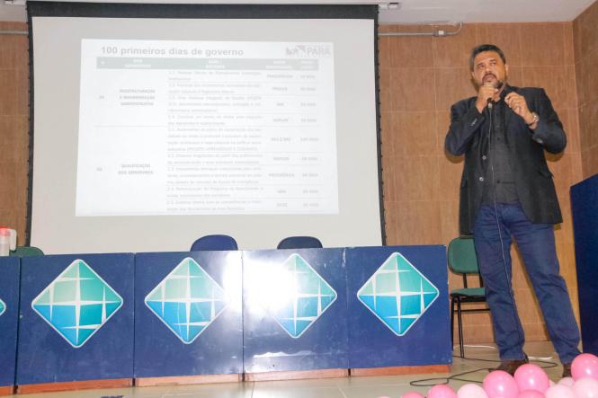 Em mais uma agenda positiva, a Fundação de Atendimento Socioeducativo do Pará (Fasepa), promoveu nesta sexta-feira (15) um amplo diálogo com diferentes operadores do sistema socioeducativo. O encontro, realizado para debater de forma colaborativa novos processos de trabalho que irão nortear as ações e procedimentos em diferentes áreas da instituição, ocorreu no auditório da Faculdade Estácio, em Belém.

FOTO: DANI VALENTE / ASCOM FASEPA
DATA: 15.03.2019
BELÉM - PA <div class='credito_fotos'>Foto: Dani Valente / Ascom Fasepa   |   <a href='/midias/2019/originais/ba3209be-7341-4172-bdd9-ffd59cd3cd91.jpg' download><i class='fa-solid fa-download'></i> Download</a></div>