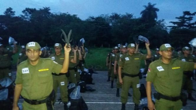 O Centro de Formação e Aperfeiçoamento de Praças (Cfap), da Polícia Militar, realizou nos dias 17, 18 e 19 de abril (quarta a sexta-feira), a última instrução prática para os 304 alunos do Curso de Formação de Praças (CFP) 2018/2019.

FOTO: ASCOM / POLÍCIA MILITAR
DATA: 20.04.2019
BELÉM - PARÁ <div class='credito_fotos'>Foto: Ascom / Policia Militar   |   <a href='/midias/2019/originais/ba422572-3840-4d9e-8f7f-a26613a27e41.jpg' download><i class='fa-solid fa-download'></i> Download</a></div>