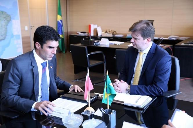 O governador tem ainda agenda com a ministra da Agricultura, Tereza Cristina, com a qual vai falar das ações de combate da Mosca da Carambola e febre aftosa, executadas pela Agência de Defesa Agropecuária do Estado (Adepará).

FOTO: JAILSON SAM / DIVULGAÇÃO
DATA: 19.02.2019 <div class='credito_fotos'>Foto: Jailson Sam / Divulgação   |   <a href='/midias/2019/originais/bb22e51a-bb78-44a6-8e46-1a5ea4a452a9.jpg' download><i class='fa-solid fa-download'></i> Download</a></div>