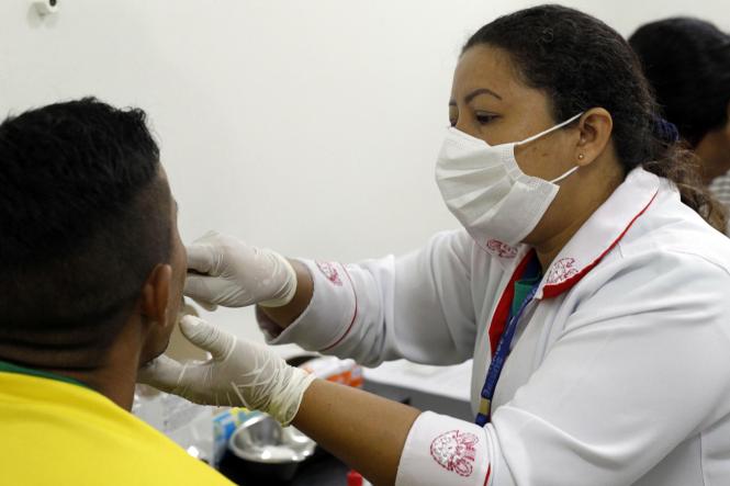 Em coletiva realizada na manhã desta terça-feira (15), na Unidade Básica de Saúde do Complexo Penitenciário de Santa Izabel, o governador do estado, Helder Barbalho garantiu que todos os internos do sistema penitenciário do Pará serão cadastrados no processo de biometria. O objetivo é permitir a devida identificação civil e administrativa para impedir a duplicidade de registros e facilitar a identificação de presos que não têm sequer documentação. A ação faz parte da Operação Opus, coordenada pela Susipe e que encerra nesta quinta-feira (17).

FOTO: AKIRA NOUMA/ASCOM SUSIPE
DATA: 16.01.2019
BELÉM - PARÁ <div class='credito_fotos'>Foto: Marco Santos / Ag. Pará   |   <a href='/midias/2019/originais/bdcb124e-5396-4fc4-a76d-d0030c37c74b.jpg' download><i class='fa-solid fa-download'></i> Download</a></div>