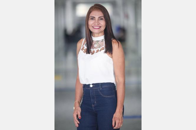 Com apenas 06 anos, a menina Ana Clara escolheu esta quarta-feira (13) para entrar, pela primeira vez, em um teatro. E a escolha não poderia ser mais significativa. Ana foi conhecer o Teatro Margarida Schivasappa, instalado no Centur, quando a casa de espetáculos completou 32 anos de funcionamento. Tímida, mas curiosa, a menina ansiava por uma experiência "legal".

FOTO: WAGNER SANTANA / AGÊNCIA PARÁ
DATA: 14.03.2019
BELÉM - PA <div class='credito_fotos'>Foto: Wagner Santana / Ag. Pará   |   <a href='/midias/2019/originais/bdd37316-bf4f-4014-abb3-aac5621b0494.jpg' download><i class='fa-solid fa-download'></i> Download</a></div>