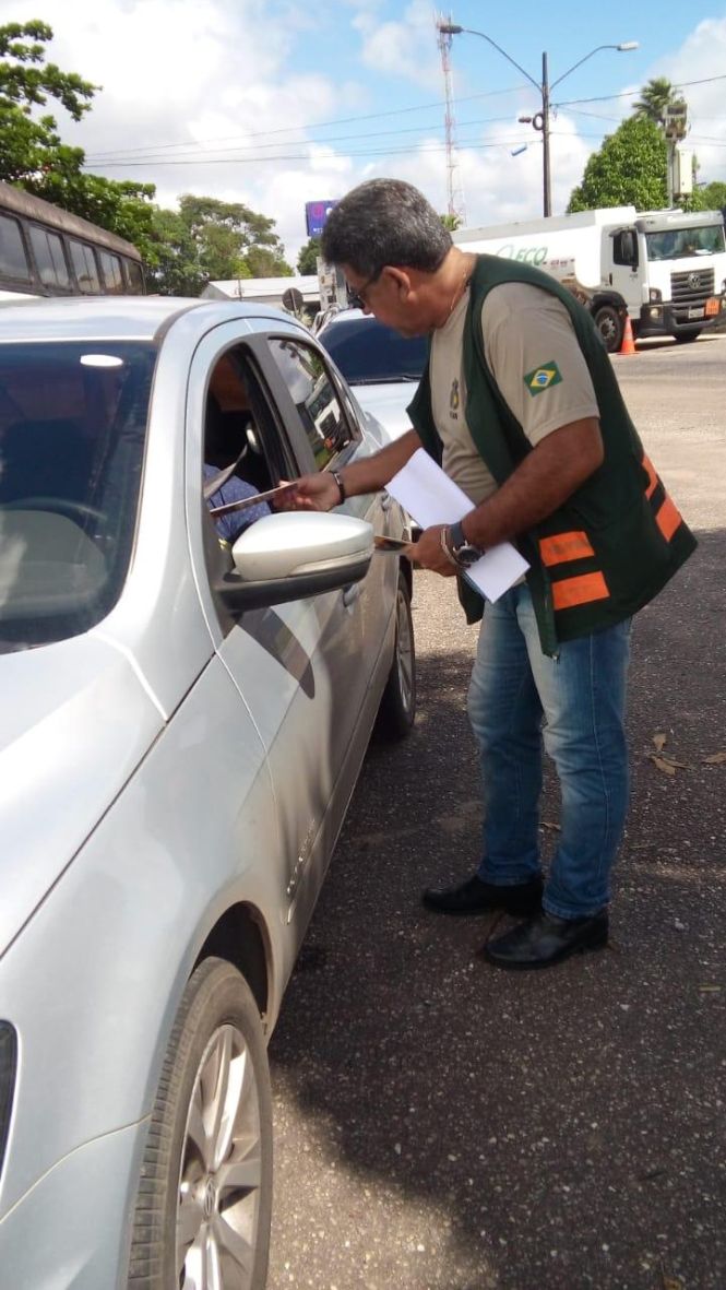 Um feriado de tranquilidade e segurança no trânsito. Pelo menos em Salinópolis, na região nordeste, o Departamento de Trânsito do Estado do Pará (Detran/PA) não teve muitos problemas na organização do trânsito durante o período da Semana Santa.

FOTO: ASDECOM DETRAN PA
DATA: 22.04.2019
BELÉM - PARÁ <div class='credito_fotos'>Foto: ASDECOM / DETRAN   |   <a href='/midias/2019/originais/bdd5fbd1-23fc-42e9-8e77-8b6bddadf618.jpg' download><i class='fa-solid fa-download'></i> Download</a></div>