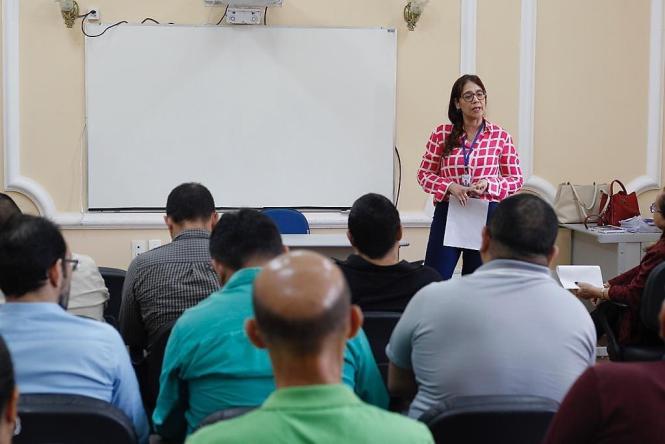 Na manhã desta quinta-feira (28) ocorreu no campus Belém da Escola de Administração Penitenciária (EAP), da Superintendência do Sistema Penitenciário do Pará (Susipe), uma reunião com os diretores das 48 unidades prisionais do Estado e a equipe da nova gestão do órgão. O objetivo foi ajustar e alinhar as ações e o planejamento para a administração penitenciária.

FOTO: AKIRA ONUMA / SUSIPE
DATA: 29.03.2019
BELÉM - PARÁ <div class='credito_fotos'>Foto: Akira Onuma / Ascom Susipe   |   <a href='/midias/2019/originais/be9a0aa8-d774-423a-809c-fc73542eea41.jpg' download><i class='fa-solid fa-download'></i> Download</a></div>