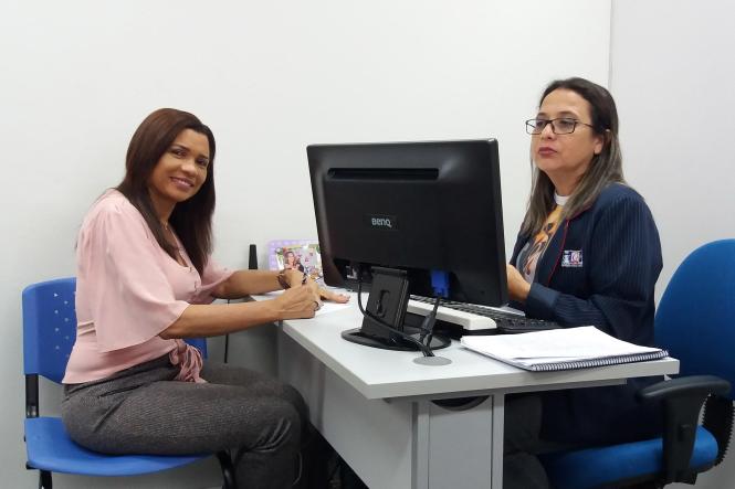 O presidente da Imprensa Oficial do Estado (IOE), Jorge Panzera, se reúne nesta sexta-feira (22), às 15h, com o prefeito de Santarém, Nélio Aguiar, que está à frente da Federação das Associações dos Municípios do Estado do Pará (Famep) e com representantes da Associação dos Municípios da Calha Norte (Amucan) e da Associação dos Municípios do Oeste do Pará (Amut).

NA FOTO: RAY TAVARES (sendo atendida)

FOTO: ASCOM / IOE
DATA: 21.03.2019
SANTARÉM - PARÁ

 <div class='credito_fotos'>Foto: ASCOM IOE   |   <a href='/midias/2019/originais/bfede6ef-fedb-4f8d-a189-125b3f23b7fd.jpg' download><i class='fa-solid fa-download'></i> Download</a></div>