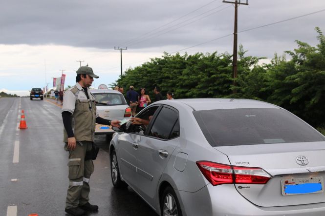 Um feriado de tranquilidade e segurança no trânsito. Pelo menos em Salinópolis, na região nordeste, o Departamento de Trânsito do Estado do Pará (Detran/PA) não teve muitos problemas na organização do trânsito durante o período da Semana Santa.

FOTO: ASDECOM DETRAN PA
DATA: 22.04.2019
BELÉM - PARÁ <div class='credito_fotos'>Foto: ASDECOM / DETRAN   |   <a href='/midias/2019/originais/c007f606-9aeb-49f7-8c14-240e11115af7.jpg' download><i class='fa-solid fa-download'></i> Download</a></div>