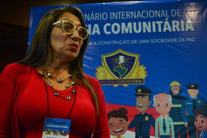 Ações de segurança construídas pela polícia e a sociedade com resultados significativos, em diversas localidades do Brasil, foram apresentadas durante o I Seminário Internacional de Polícia Comunitária

FOTO: ELIELSON MODESTO / ASCOM SEGUP
DATA: 10.05.2019
BELÉM - PARÁ <div class='credito_fotos'>Foto: Elielson Modesto / Ascom Segup   |   <a href='/midias/2019/originais/c1807243-2d5e-4794-9e66-d11ef74f36f7.jpg' download><i class='fa-solid fa-download'></i> Download</a></div>