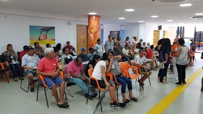 O mutirão para atendimento de pessoas com deficiência visual, promovido pelo Centro Integrado de Inclusão e Reabilitação (CIIR), em parceria com a Secretaria de Estado de Saúde Pública (Sespa), superou a meta de atendimento, que era de 180 pessoas, e registrou 220 atendimentos em apenas dois dias.

“Meu irmão soube do atendimento gratuito pela imprensa e me avisou. Cheguei aqui bem cedo, passei pela consulta médica, fiz exames e agora vou aguardar os resultados e, se for o caso, prosseguir tratamento por aqui mesmo”, disse o auxiliar de serviços gerais, Eugênio Carlos Moreira Barros, 52

FOTO: DIVULGAÇÃO
DATA: 22.02.2019
BELÉM - PARÁ <div class='credito_fotos'>Foto: Divulgação   |   <a href='/midias/2019/originais/c3b50e30-cb66-4ac1-9f68-040f36bb11a3.jpg' download><i class='fa-solid fa-download'></i> Download</a></div>