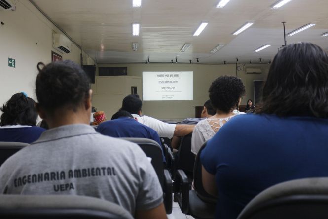 Uma consulta pública foi realizada nesta terça-feira (7), em Marabá, região Carajás, para debater a elaboração do Plano Estadual de Recursos Hídricos. Além da sociedade civil, usuários e poder público deram contribuições socioambientais, econômicas, institucionais e jurídicas para o diagnóstico da macrorregião hidrográfica Tocantins-Araguaia. O evento, coordenado pela Secretaria de Meio Ambiente e Sustentabilidade (Semas), ocorreu no campus da Universidade Federal do Sul e Sudeste do Pará (Unifesspa), direcionado a 33 municípios.

FOTO: ASCOM / SEMAS
DATA: 07.05.2019
MARABÁ - PARÁ <div class='credito_fotos'>Foto: ASCOM / SEMAS   |   <a href='/midias/2019/originais/c3c28c62-f84b-4de8-8977-6bb0af76805f.jpg' download><i class='fa-solid fa-download'></i> Download</a></div>