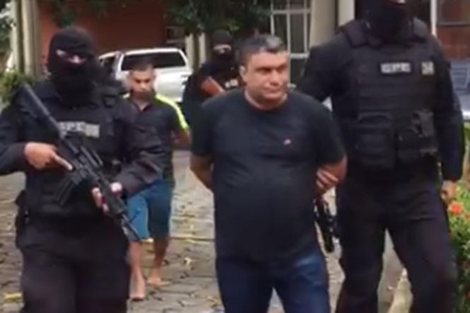 A Polícia Civil deflagrou, nesta quinta-feira (2), a operação "Sentinela" para cumprir mandados de prisão contra envolvidos em um grupo responsável por práticas de extorsão na região metropolitana de Belém.

FOTO: ASCOM / POLICIA CIVIL
DATA: 02.05.2019
BELÉM - PARÁ <div class='credito_fotos'>Foto: Ascom / Policia Civil   |   <a href='/midias/2019/originais/c475e07e-636c-4ad8-82da-9b308a0825fb.jpg' download><i class='fa-solid fa-download'></i> Download</a></div>
