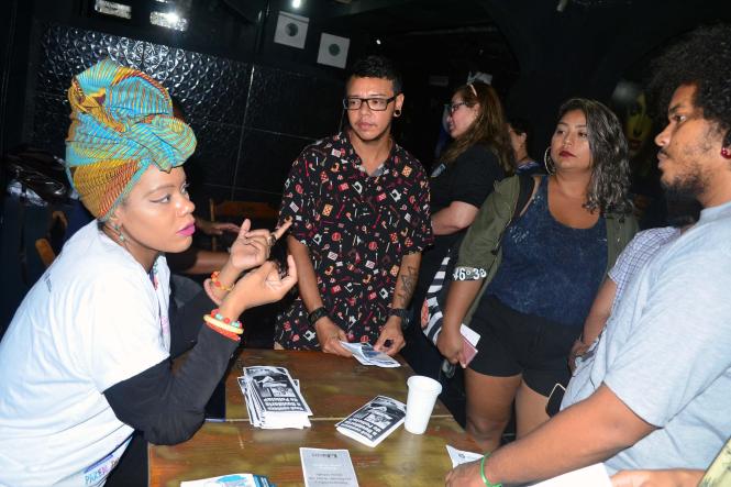 Na terça-feira (29), é  lembrado o Dia da Visibilidade Trans, por isso, em Belém, serviços foram ofertados gratuitamente ao público que compareceu na Boate Malícia, no período da noite, por meio da 5ª edição do projeto "Pista Cidadã". 

FOTO: ELIELSON MODESTO / ASCOM SEGUP
DATA: 30.01.2019
BELÉM - PARÁ <div class='credito_fotos'>Foto: Elielson Modesto / Ascom Segup   |   <a href='/midias/2019/originais/c52a89bc-5c63-4583-8419-6656317cb2c0.jpg' download><i class='fa-solid fa-download'></i> Download</a></div>