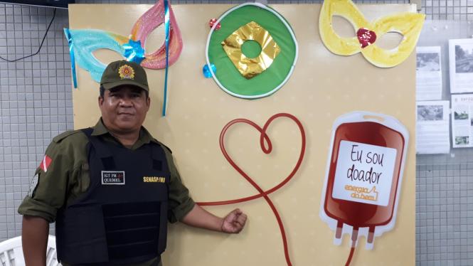 A Fundação Centro de Hemoterapia e Hematologia do Pará –Hemopa, entrou no seu terceiro dia de campanha “Folia que Salva Vidas”, com registro de 1.048 comparecimentos nos dias 16, 18 e até às 12h desta terça-feira. Essa participação do voluntariado já rendeu 784 coletas, que vão ajudar a salvar 3.136 vidas. A campanha referente ao carnaval se estenderá até este sábado 23, com apelo de doação de sangue antes de cair na folia.

FOTO: ASCOM /HEMOPA
DATA: 19.02.2019
BELÉM -PA <div class='credito_fotos'>Foto: ASCOM / HEMOPA   |   <a href='/midias/2019/originais/c5921c46-c566-4157-b006-96b4a7f5d8e4.jpg' download><i class='fa-solid fa-download'></i> Download</a></div>