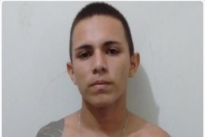 Uma operação para prender integrantes de uma organização criminosa envolvida em tráfico de drogas, no município de Nova Esperança do Piriá, no nordeste paraense, foi deflagrada pela Polícia Civil nesta sexta-feira (15). Denominada Xeque-Mate, a ação resultou em sete prisões, seis delas em cumprimento a mandados judiciais de prisão preventiva. Além das ordens de prisão, foram cumpridos mandados de busca e apreensão, e apreendidos arma de fogo e celulares.
Na foto Mailson Gonçalves de Jesus

FOTO: ASCOM / POLÍCIA CIVIL
DATA: 16.03.2019
NOVA ESPERANÇA DO PIRIÁ  - PA <div class='credito_fotos'>Foto: Ascom / Polícia Civil   |   <a href='/midias/2019/originais/c5990842-feef-48a9-9dd2-701f07f5a1c3.jpg' download><i class='fa-solid fa-download'></i> Download</a></div>