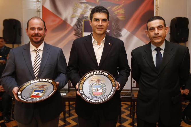 “A questão da água em Viseu tem que estar entre as prioridades da Cosanpa”. Foi com essas palavras que o governador do estado do Pará, Helder Barbalho, iniciou o debate sobre o abastecimento de água no município do nordeste paraense, na reunião realizada hoje à tarde (14), no Palácio dos Despachos.

FOTO: MARCELO SEABRA / AGÊNCIA PARÁ
DATA: 14.03.2019
BELÉM - PARÁ <div class='credito_fotos'>Foto: Marcelo Seabra / Ag. Pará   |   <a href='/midias/2019/originais/c7c924f7-607b-45ee-95db-ab55a2cfe1b1.jpg' download><i class='fa-solid fa-download'></i> Download</a></div>