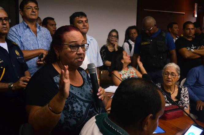 Mais de 150 líderes comunitários e representantes dos Conselhos Comunitários de Segurança Pública (Conseg’s) de Belém, Região Metropolitana e interior do Estado participaram, na tarde desta terça-feira (8), do “I Encontro Comunitário de Segurança 2019”, realizado pela Secretaria de Estado de Segurança Pública e Defesa Social (Segup), por meio da Diretoria de Prevenção Social da Violência e Criminalidade (Diprev). O evento teve como objetivo discutir e avaliar os trabalhos que já vêm sendo feitos pela Secretaria, bem como as novas medidas a serem adotadas, além de abrir o diálogo entre os novos gestores e a comunidade.

FOTO: ELIELSON MODESTO / ASCOM SEGUP
DATA: 09.01.2019
BELÉM - PARÁ <div class='credito_fotos'>Foto: Elielson Modesto / Ascom Segup   |   <a href='/midias/2019/originais/c96a9d41-9172-479a-ba0f-8fc9fe4be16f.jpg' download><i class='fa-solid fa-download'></i> Download</a></div>