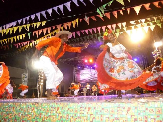 Grupo Parafolclórico Vaiangá abre a temporada de março do Pôr do Som

FOTO: DIVULGAÇÃO
DATA 27.02.2019
BELÉM - PA <div class='credito_fotos'>Foto: Divulgação   |   <a href='/midias/2019/originais/caa0c921-6813-4198-9f3b-dfa32d97ffa0.jpg' download><i class='fa-solid fa-download'></i> Download</a></div>