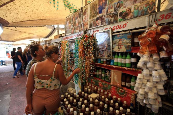O maior movimento popular do Pará, a Cabanagem, é tema de uma programação alusiva ao aniversário de Belém, comemorado neste sábado, 12 de janeiro. O objetivo da programação “Belém Cabana”, realizada pelo Governo do Estado por meio da Secretaria de Estado de Cultura (Secult), é promover, na data que marca os 403 anos da capital, a valorização da memória e da história do povo paraense.

FOTO: SIDNEY OLIVEIRA / AG. PARÁ
DATA: 12.01.2019
BELÉM - PARÁ <div class='credito_fotos'>Foto: Sidney Oliveira/Ag. Pará   |   <a href='/midias/2019/originais/cc68fec5-c5e5-438c-9a2f-e3bc2e164ac5.jpg' download><i class='fa-solid fa-download'></i> Download</a></div>