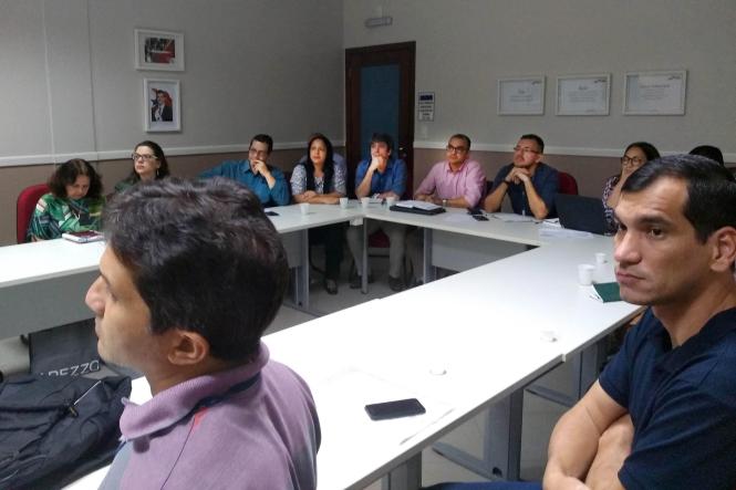 “Viemos discutir o último quadrimestre de 2018, e isso é essencial para nós que estamos iniciando a Gestão Hélder Barbalho, a fim de avaliarmos o que se deixou de cumprir na administração anterior e corrigirmos as falhas no Plano Plurianual 2020-2023’’, observou o diretor de Desenvolvimento da Indústria, Comércio e Serviços (DDICS), da Secretaria de Desenvolvimento Econômico, Mineração e Energia do Pará (Sedeme), Francisco Pantoja, na Oficina de Monitoramento e Avaliação de Programas do PPA, de 2016-2019, realizada pela Secretaria de Estado de Planejamento e Administração (Seplan), ao longo desta semana e encerrada nesta sexta-feira, 15, em sua sede à rua Boaventura da Silva, no bairro do Umarizal, em Belém. 

FOTO: VALÉRIA NASCIMENTO / ASCOM SEDEME
DATA: 16.02.2019
BELÉM - PA <div class='credito_fotos'>Foto: VALÉRIA NASCIMENTO / ASCOM SEDEME   |   <a href='/midias/2019/originais/cd0f4345-7e70-4d98-b1bb-71637ce2f4e0.jpg' download><i class='fa-solid fa-download'></i> Download</a></div>