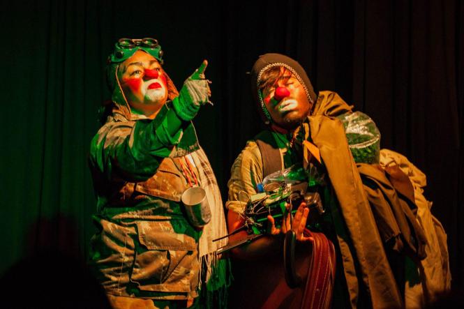 Trazendo a linguagem do palhaço para discutir questões relativas à humanidade ou a falta dela nos conflitos armados, o Grupo Teatro Variete apresenta, nesta quinta-feira (28), às 17h, no Teatro Gasômetro, dentro da 1ª Mostra de Teatro "Nilza Maria", promovida pelo Governo do Pará, por meio da Secretaria de Estado de Cultura (Secult).

FOTO: ASCOM / SECULT
DATA: 28.03.2019
BELÉM - PA <div class='credito_fotos'>Foto: ASCOM / SECULT   |   <a href='/midias/2019/originais/ce389a6d-90ec-44df-bb53-460cfae2ba38.jpg' download><i class='fa-solid fa-download'></i> Download</a></div>