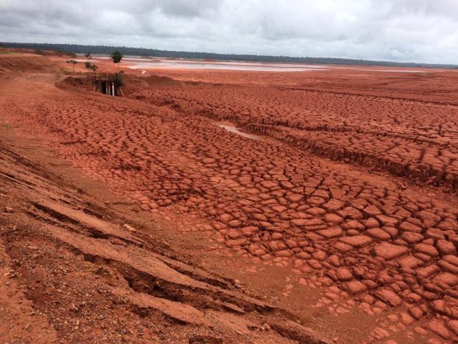 A Secretaria de Meio Ambiente e Sustentabilidade (Semas) concluiu mais uma etapa de vistorias em barragens no estado do Pará. Esta semana, as equipes foram até uma mineradora localizada em Paragominas. No local, os técnicos passaram três dias avaliando o estado de conservação das estruturas do sistema de disposição de rejeitos 1 e 2 (SD1 e SD2).

FOTO: ASCOM/ SEMAS
DATA: 23.03.2019
PARAGOMINAS - BELÉM- PARÁ <div class='credito_fotos'>Foto: ASCOM SEMAS   |   <a href='/midias/2019/originais/ce7c66da-2b7b-41d8-8489-ad84dcc82da9.jpg' download><i class='fa-solid fa-download'></i> Download</a></div>